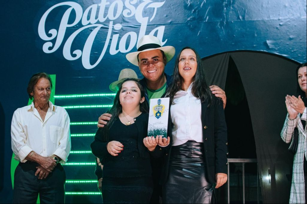 Música sertaneja emociona público na final do IV Festival Patos & Viola em Patos de Minas | Patos Agora - A notícia no seu tempo - 