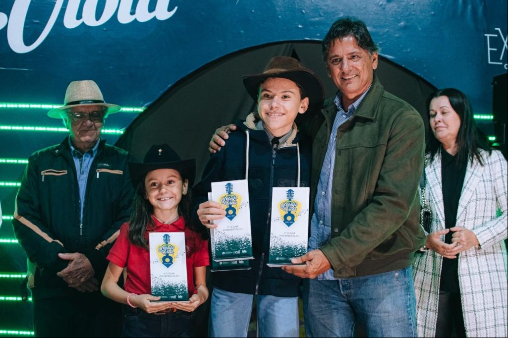 Música sertaneja emociona público na final do IV Festival Patos & Viola em Patos de Minas | Patos Agora - A notícia no seu tempo - 