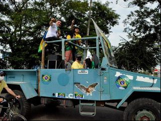 Patenses se reunem e fazem carreata prÃ³ governo Bolsonaro | Patos Agora - A notícia no seu tempo - 