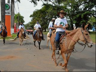 Patenses se reunem e fazem carreata prÃ³ governo Bolsonaro | Patos Agora - A notícia no seu tempo - 