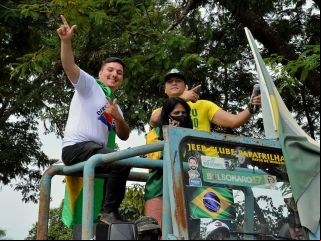 Patenses se reunem e fazem carreata prÃ³ governo Bolsonaro | Patos Agora - A notícia no seu tempo - 