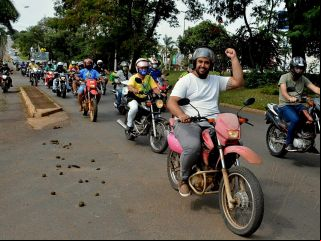 Patenses se reunem e fazem carreata prÃ³ governo Bolsonaro | Patos Agora - A notícia no seu tempo - 