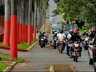 Patenses se reunem e fazem carreata prÃ³ governo Bolsonaro | Patos Agora - A notícia no seu tempo - 
