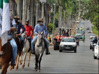 Patenses se reunem e fazem carreata prÃ³ governo Bolsonaro | Patos Agora - A notícia no seu tempo - 