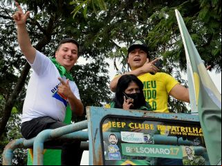Patenses se reunem e fazem carreata prÃ³ governo Bolsonaro | Patos Agora - A notícia no seu tempo - 