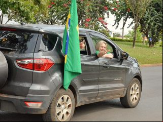 Patenses se reunem e fazem carreata prÃ³ governo Bolsonaro | Patos Agora - A notícia no seu tempo - 