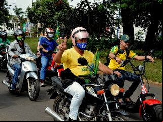 Patenses se reunem e fazem carreata prÃ³ governo Bolsonaro | Patos Agora - A notícia no seu tempo - 