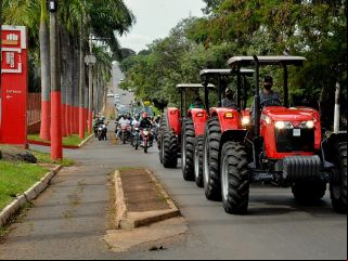Patenses se reunem e fazem carreata prÃ³ governo Bolsonaro | Patos Agora - A notícia no seu tempo - 