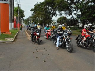 Patenses se reunem e fazem carreata prÃ³ governo Bolsonaro | Patos Agora - A notícia no seu tempo - 