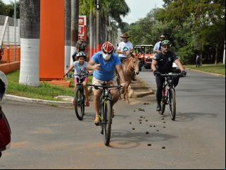 Patenses se reunem e fazem carreata prÃ³ governo Bolsonaro | Patos Agora - A notícia no seu tempo - 