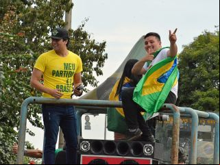 Patenses se reunem e fazem carreata prÃ³ governo Bolsonaro | Patos Agora - A notícia no seu tempo - 