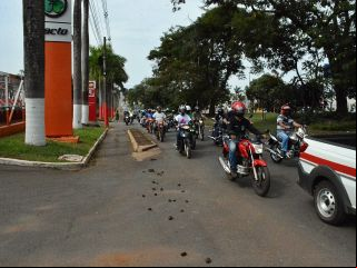 Patenses se reunem e fazem carreata prÃ³ governo Bolsonaro | Patos Agora - A notícia no seu tempo - 