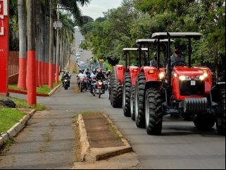 Patenses se reunem e fazem carreata prÃ³ governo Bolsonaro | Patos Agora - A notícia no seu tempo - 