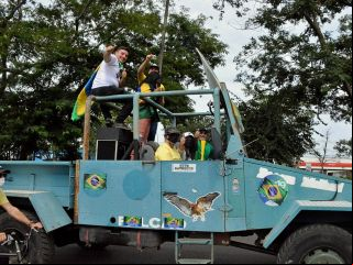 Patenses se reunem e fazem carreata prÃ³ governo Bolsonaro | Patos Agora - A notícia no seu tempo - 
