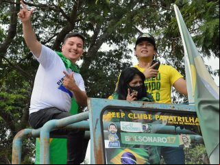 Patenses se reunem e fazem carreata prÃ³ governo Bolsonaro | Patos Agora - A notícia no seu tempo - 
