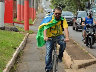 Patenses se reunem e fazem carreata prÃ³ governo Bolsonaro | Patos Agora - A notícia no seu tempo - 
