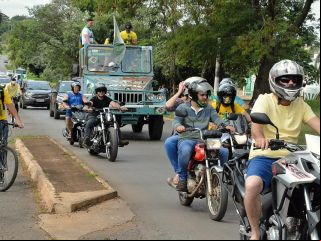 Patenses se reunem e fazem carreata prÃ³ governo Bolsonaro | Patos Agora - A notícia no seu tempo - 