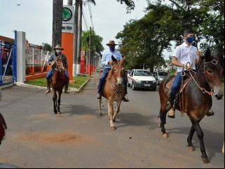Patenses se reunem e fazem carreata prÃ³ governo Bolsonaro | Patos Agora - A notícia no seu tempo - 