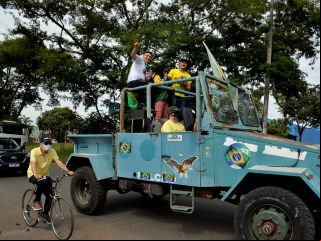 Patenses se reunem e fazem carreata prÃ³ governo Bolsonaro | Patos Agora - A notícia no seu tempo - 