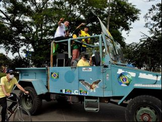 Patenses se reunem e fazem carreata prÃ³ governo Bolsonaro | Patos Agora - A notícia no seu tempo - 