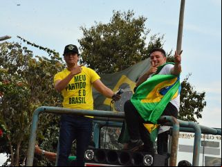 Patenses se reunem e fazem carreata prÃ³ governo Bolsonaro | Patos Agora - A notícia no seu tempo - 